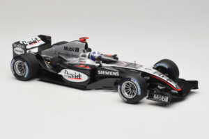 McLaren MP4/19 Mercedes D. Coulthard F1 2004 Minichamps 1:18 530041805 Metall — bild 4 av 7