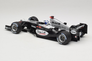 McLaren MP4/19 Mercedes D. Coulthard F1 2004 Minichamps 1:18 530041805 Metall — bild 5 av 7