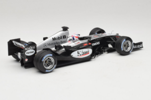 McLaren MP4/19 Mercedes K. Raikkonen F1 2004 Minichamps 1:18 530041806 Metall — bild 2 av 7