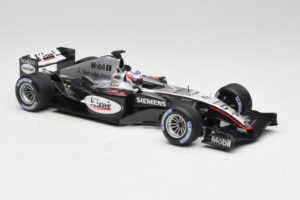 McLaren MP4/19 Mercedes K. Raikkonen F1 2004 Minichamps 1:18 530041806 Metall — bild 4 av 7