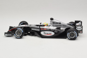 McLaren MP4/19 Mercedes L. Hamilton Autosport Young Driver Test Silverstone 2004 Minichamps 1:18 530044418 Metall — bild 3 av 7