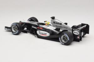 McLaren MP4/19 Mercedes L. Hamilton Autosport Young Driver Test Silverstone 2004 Minichamps 1:18 530044418 Metall — bild 5 av 7