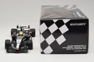 McLaren MP4/19 Mercedes L. Hamilton Autosport Young Driver Test Silverstone 2004 Minichamps 1:18 530044418 Metall — bild 6 av 7