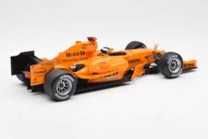 McLaren Mercedes MP4-20 P. de la Rosa F1 Test Car 2005 Minichamps 1:18 B66962343 Metall — bild 2 av 6