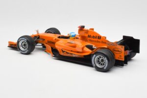 McLaren Mercedes MP4-20 P. de la Rosa F1 Test Car 2006 Minichamps 1:18 PEDRO001 Metall — bild 5 av 6