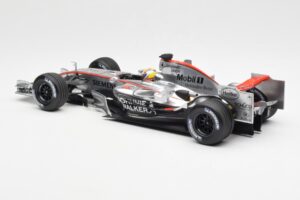 McLaren Mercedes MP4-21 #4 J.P. Montoya F1 2006 Minichamps 1:18 530061804 Metall — bild 5 av 6