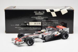 McLaren Mercedes MP4-21 #4 J.P. Montoya F1 2006 Minichamps 1:18 530061804 Metall — bild 6 av 6
