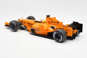 McLaren MP4-21 Mercedes #4 J.P. Montoya Interim Livery 2006 Minichamps 1:18 530061874 Metall — bild 5 av 6