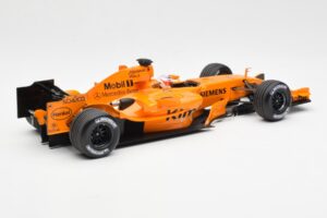 McLaren MP4-21 Mercedes #3 K. Raikkonen Interim Livery 2006 Minichamps 1:18 530061873 Metall — bild 2 av 6