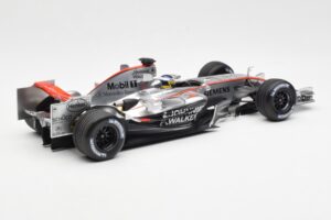 McLaren Mercedes MP4-21 P. de la Rosa F1 Showcar 2006 Minichamps 1:18 B66962346 Metall — bild 2 av 6