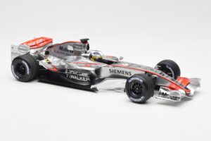 McLaren Mercedes MP4-21 P. de la Rosa F1 Showcar 2006 Minichamps 1:18 B66962346 Metall — bild 4 av 6