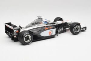 McLaren MP4/13 #8 M. Hakkinen F1 World Champion 1998 Minichamps 1:18 18690008 Metall — bild 2 av 7