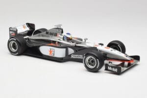 McLaren MP4/13 #8 M. Hakkinen F1 World Champion 1998 Minichamps 1:18 18690008 Metall — bild 4 av 7