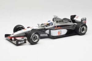 McLaren MP4/13 #8 M. Hakkinen F1 World Champion 1998 Minichamps 1:18 18690008 Metall