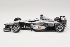 McLaren MP4-15 #1 M. Hakkinen F1 2000 Minichamps 1:18 B66962117 Metall — bild 3 av 6