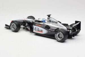 McLaren MP4-16 #4 M. Häkkinen F1 2001 Hot Wheels 1:18 50198 Metall — bild 5 av 6