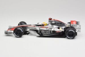McLaren MP4-21 L. Hamilton Silverstone Test 2006 Minichamps 1:18 530061884 Metall — bild 3 av 6