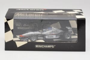 McLaren MP4/98T 2-Seater M. Hakkinen / E. Hakkinen F1 2000 Minichamps 1:43 530984378 Metall — bild 4 av 4