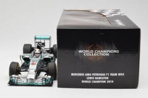 Mercedes AMG Petronas W05 #44 L. Hamilton F1 World Champion 2014 Minichamps 1:18 186140044 Metall — bild 6 av 7