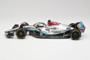 Mercedes AMG W13 E Performance Petronas #63 G. Russell Miami GP 2022 Minichamps 1:18 110220563 Metall — bild 3 av 7