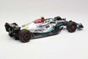 Mercedes AMG W13 E Performance Petronas #44 L. Hamilton Spanish GP 2022 Minichamps 1:18 110220044 Metall — bild 2 av 7