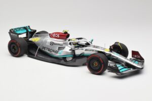 Mercedes AMG W13 E Performance Petronas #44 L. Hamilton Spanish GP 2022 Minichamps 1:18 110220044 Metall — bild 4 av 7