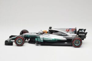Mercedes AMG W08 EQ Power+ Petronas #44 L. Hamilton F1 World Champion 2017 Minichamps 1:18 186170044 Resin — bild 3 av 7