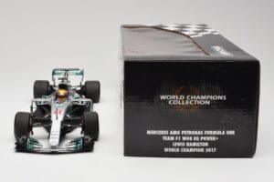 Mercedes AMG W08 EQ Power+ Petronas #44 L. Hamilton F1 World Champion 2017 Minichamps 1:18 186170044 Resin — bild 6 av 7