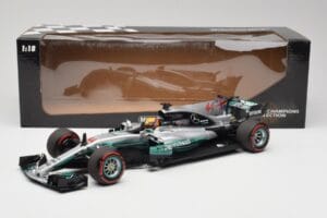 Mercedes AMG W08 EQ Power+ Petronas #44 L. Hamilton F1 World Champion 2017 Minichamps 1:18 186170044 Resin — bild 7 av 7