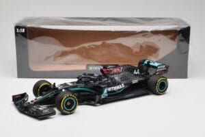 Mercedes AMG W11 Petronas #44 L. Hamilton Styrian GP Winner 2020 Minichamps 1:18 110200244 Resin — bild 7 av 7