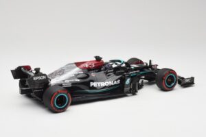 Mercedes AMG W12 Petronas #44 L. Hamilton Spanish GP 100th Pole 2021 Minichamps 1:18 110210444 Resin — bild 2 av 7