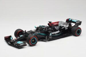 Mercedes AMG W12 Petronas #44 L. Hamilton Spanish GP 100th Pole 2021 Minichamps 1:18 110210444 Resin