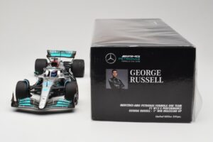 Mercedes AMG W13 E Performance Petronas #63 G. Russell Brazilian GP 1st Win 2022 Minichamps 1:18 110222163 Resin — bild 6 av 7