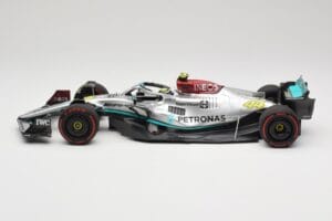 Mercedes AMG W13 E Performance Petronas #44 L. Hamilton Brazilian GP 2022 Minichamps 1:18 110222144 Resin — bild 3 av 7