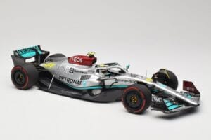 Mercedes AMG W13 E Performance Petronas #44 L. Hamilton Brazilian GP 2022 Minichamps 1:18 110222144 Resin — bild 4 av 7