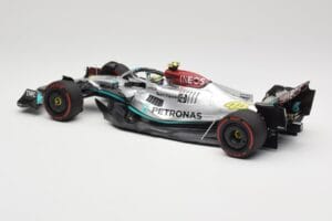 Mercedes AMG W13 E Performance Petronas #44 L. Hamilton Brazilian GP 2022 Minichamps 1:18 110222144 Resin — bild 5 av 7