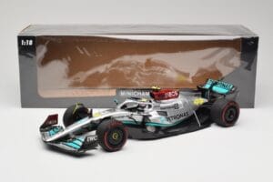 Mercedes AMG W13 E Performance Petronas #44 L. Hamilton Brazilian GP 2022 Minichamps 1:18 110222144 Resin — bild 7 av 7