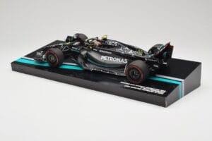Mercedes AMG W14 E Performance Petronas #44 L. Hamilton Australian GP 2023 Minichamps 1:18 113230144 Resin — bild 4 av 7
