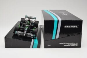 Mercedes AMG W14 E Performance Petronas #63 G. Russell Bahrain GP 2023 Minichamps 1:18 113230163 Resin — bild 6 av 7