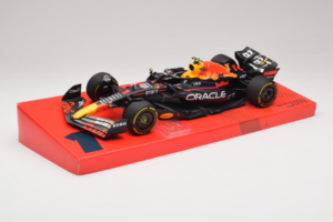 Red Bull Racing RB18 #1 M. Verstappen Oracle Winner Dutch GP 2022 Minichamps 1:18 113223501 Metall — bild 2 av 7