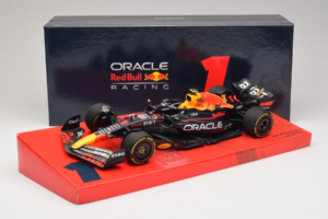 Red Bull Racing RB18 #1 M. Verstappen Oracle Winner Dutch GP 2022 Minichamps 1:18 113223501 Metall — bild 7 av 7