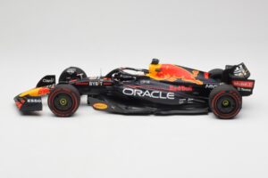 Oracle Red Bull Racing RB18 #1 M. Verstappen Winner Belgian GP 2022 Minichamps 1:18 110221401 Metall — bild 5 av 7