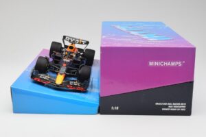 Red Bull Racing RB18 #1 M. Verstappen Winner Miami GP 2022 Minichamps 1:18 113220501 Metall — bild 6 av 7