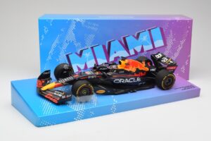 Red Bull Racing RB18 #1 M. Verstappen Winner Miami GP 2022 Minichamps 1:18 113220501 Metall — bild 7 av 7
