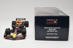 Oracle Red Bull Racing RB18 #11 S. Perez Abu Dhabi GP 2022 Minichamps 1:18 110222211 Metall — bild 6 av 7