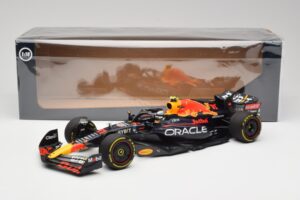 Oracle Red Bull Racing RB18 #11 S. Perez Abu Dhabi GP 2022 Minichamps 1:18 110222211 Metall — bild 7 av 7