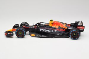 Oracle Red Bull Racing RB18 #11 S. Perez Monaco GP Winner Rain Tyre Version 2022 Minichamps 1:18 110222711 Metall — bild 3 av 7