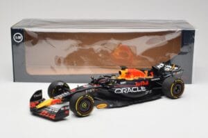 Oracle Red Bull Racing RB19 #1 M. Verstappen Winner Abu Dhabi GP 2023 Minichamps 1:18 110232301 Metall — bild 7 av 7