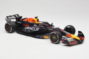 Oracle Red Bull Racing RB20 #1 M. Verstappen Winner Bahrain GP 2024 Minichamps 1:18 110240101 Metall — bild 4 av 7