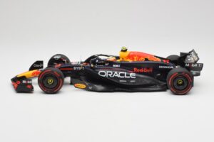Red Bull Racing RB20 #11 S. Perez Bahrain GP 2024 Minichamps 1:18 110240111 Metall — bild 3 av 7